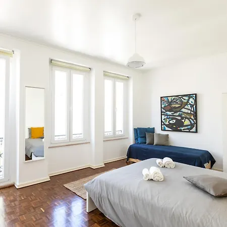 Ambassador Balcony 리스본